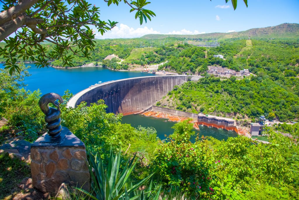 ZIMBABWE: Renovation of Kariba South dam secures electricity supply© Lynn Y//Shutterstock