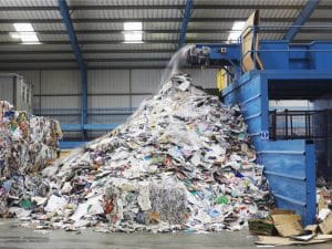 TOGO: NGO Stadd sets a plastic waste recycling plant in Lomé © sirtravelalot/Shutterstock