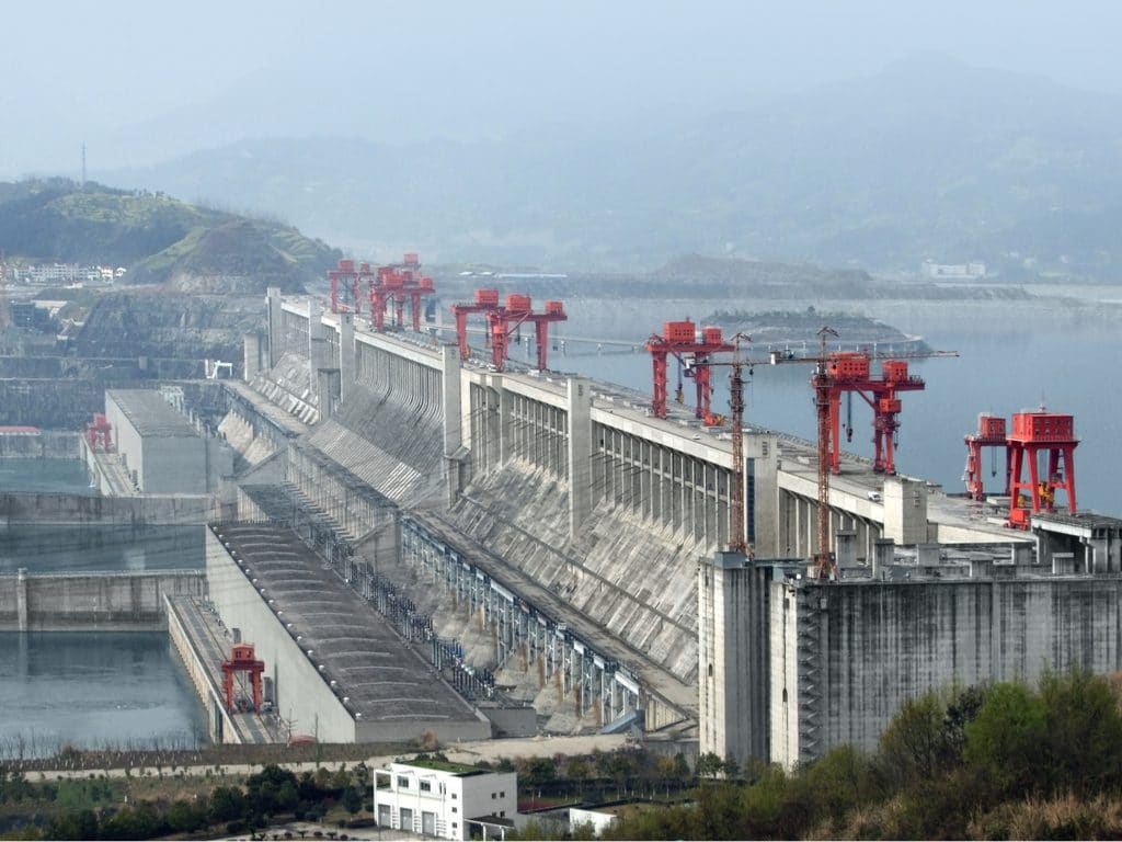 ZIMBABWE: Authorities intend to reactivate Batoka Gorge mega hydroelectric project © PRILL/shutterstock