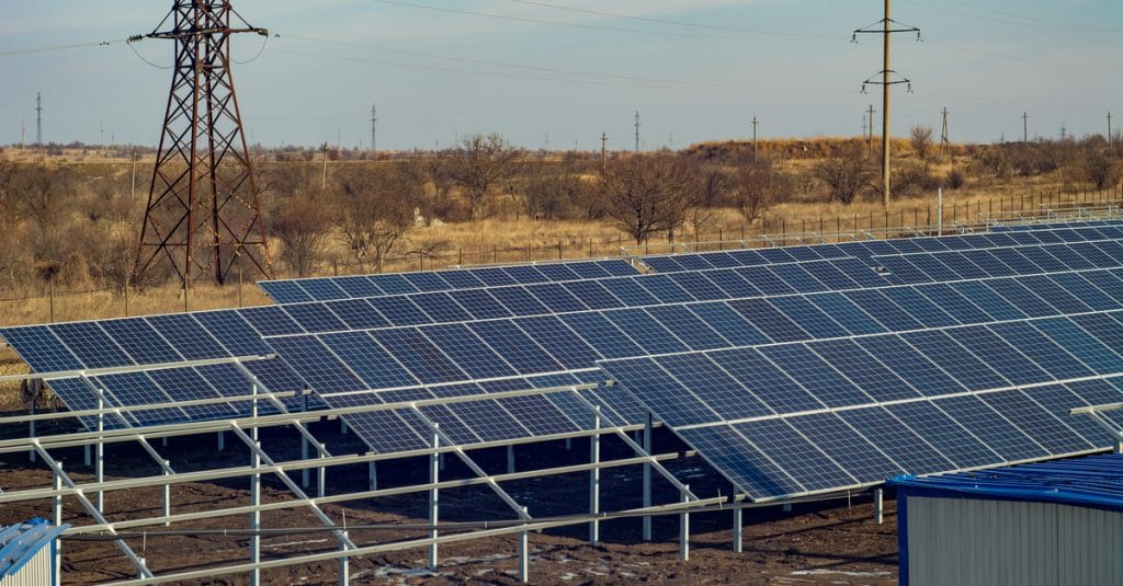 MOZAMBIQUE: Towards new 100 MW solar park, north-east of the country© Romeo Rum /Shutterstock