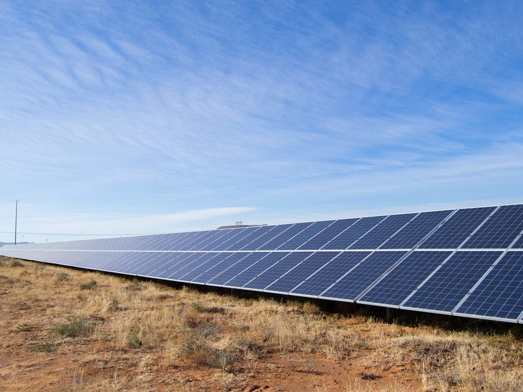 SIERRA LEONE: Winch Energy to supply small solar power plants to 24 localities ©Jen Watson/Shutterstock