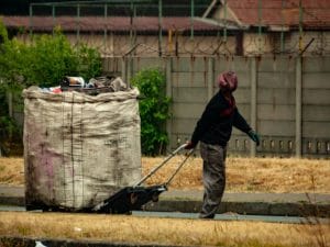 GHANA: Jumeni start-up launches waste management application©VladanRadulovicjhb/Shutterstock