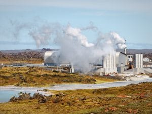 AFRIQUE DE L’EST : la banque TDB financera plusieurs projets d’énergies renouvelables©Jose Arcos Aguilar/Shutterstock