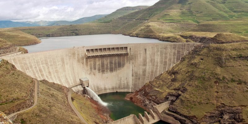 ZIMBABWE: Jiangxi, once again delayed in Marowanyati dam construction©Catchlight Lens/Shutterstock