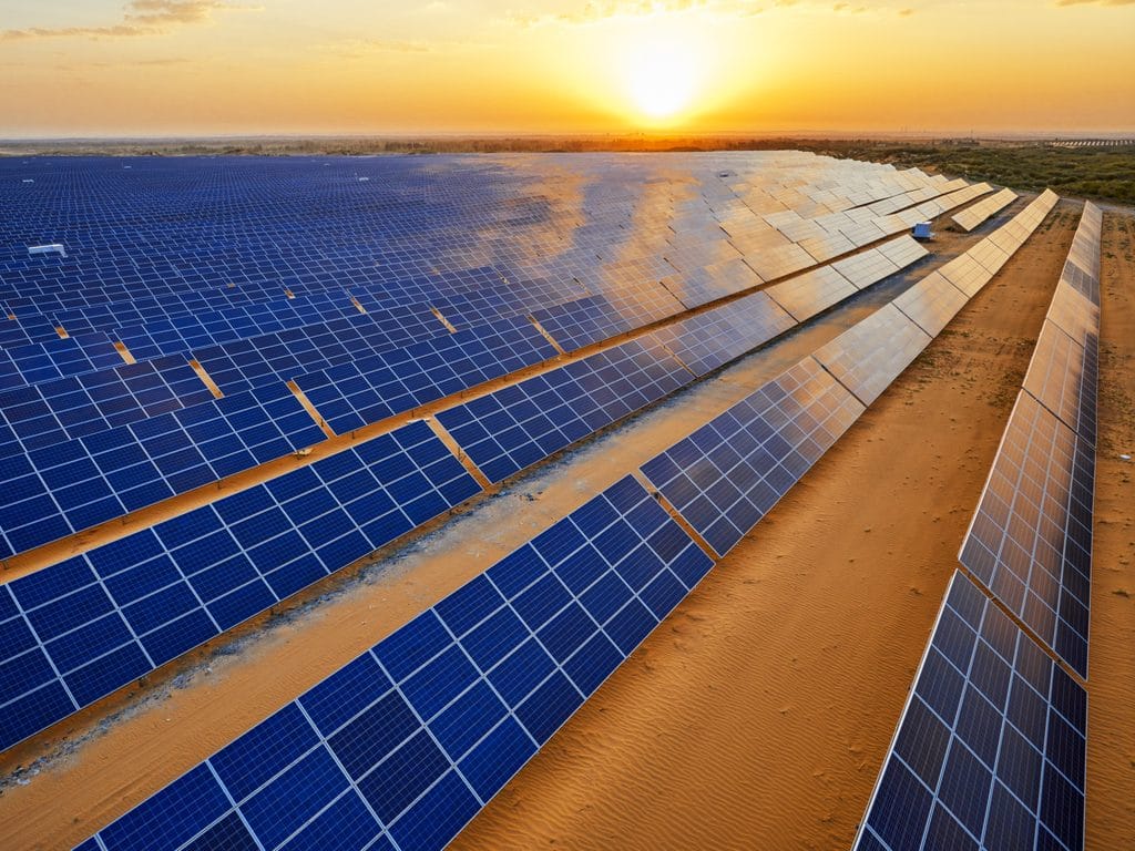 NIGÉRIA : une centrale solaire hybride inaugurée à l’université Alex Ekwueme©Jen Watson/Shutterstock