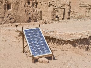 NIGERIA : Shenzhen Lemi se lance sur le marché des kits solaires à domicile©Juan Aunion/Shutterstock