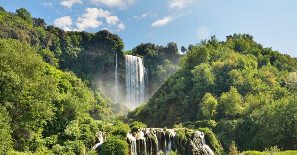 MADAGASCAR: 35 MW hydroelectric power plant in project in Antananarivo©MilaCroftShutterstock