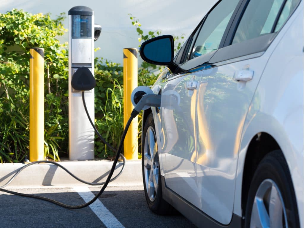 SOUTH AFRICA: Nissan, BMW and Volkswagen intend to invest in the electric car market©Mike Flippo/Shutterstock