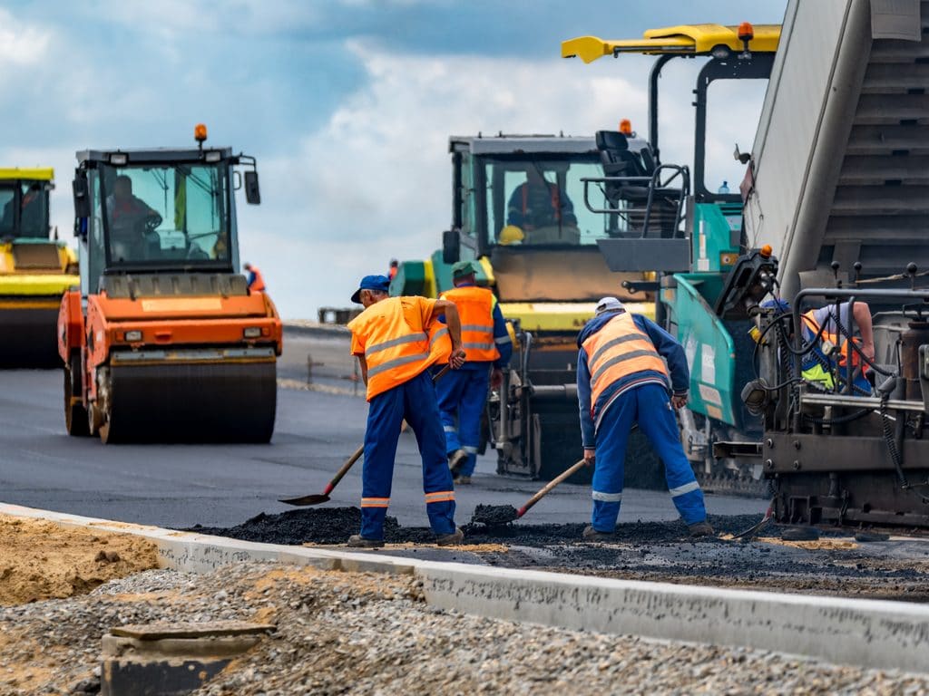 AFRIQUE DU SUD : un projet pilote de construction d’une route en plastique recyclé©Stockr/Shutterstock