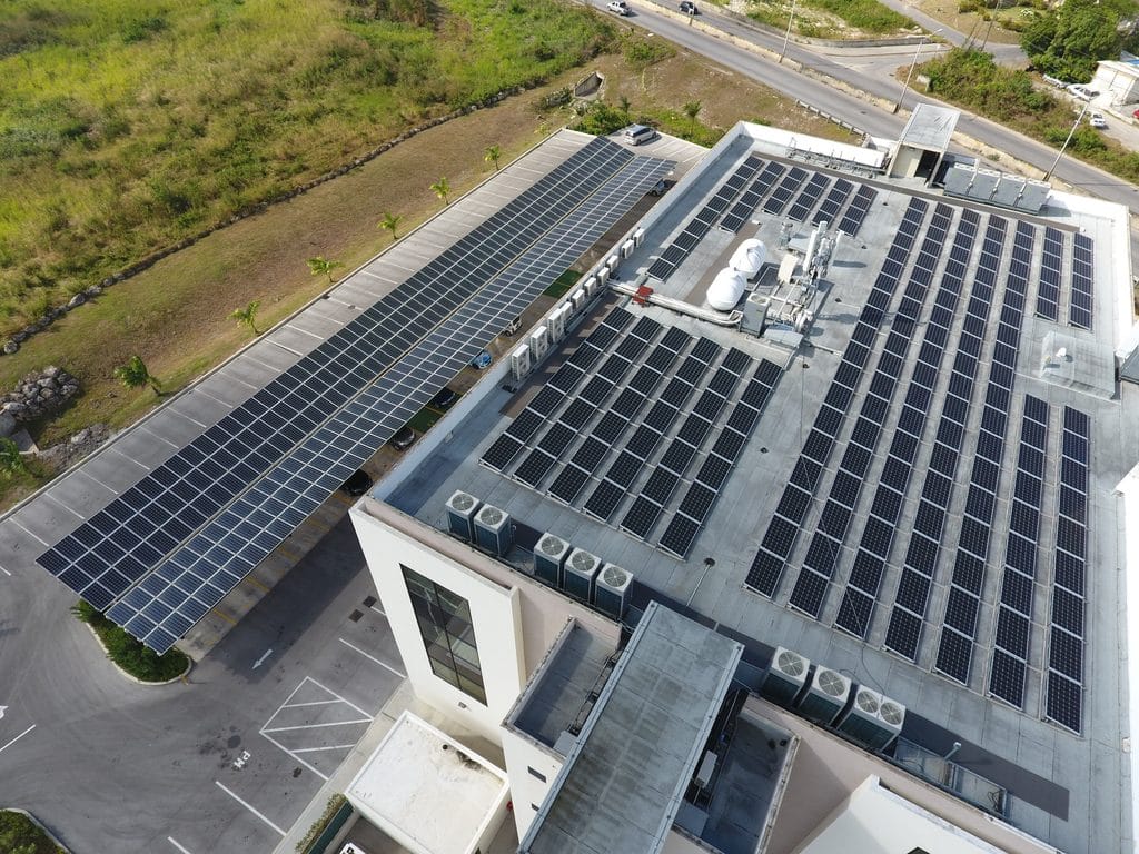 SOUTH AFRICA: Dhybrid and Blockpower install off grid in Kruger Park© Milan Portfolio/Shutterstock