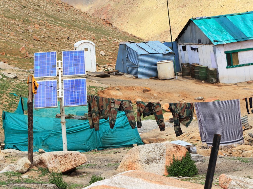 UGANDA: Solar off-grids are being installed in barracks to reduce expenses©SUJITRA CHAOWDEE/Shutterstock