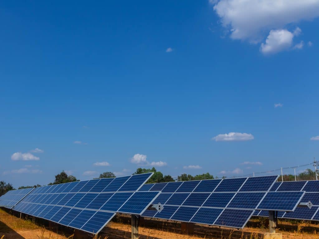 IVORY COAST: Joint agreement between IFC and government for 2 solar power plants©Kampan/Shutterstock