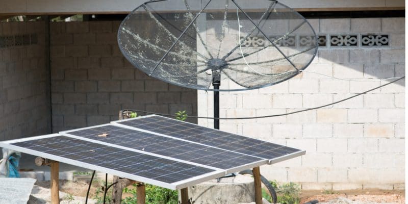 CAMEROON: China uses solar energy to promote TV in rural areas©Gee363Shutterstock