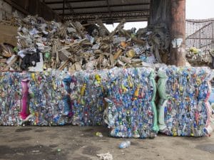 KENYA : Unilever sort un emballage plastique recyclable à 100 % en Afrique de l’Est©MR.Yanukit de Shutterstock