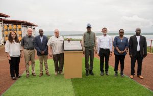 RWANDA : Howard Buffet lance un système d’irrigation à l’énergie solaire à Nasho©Présidence rwandaise