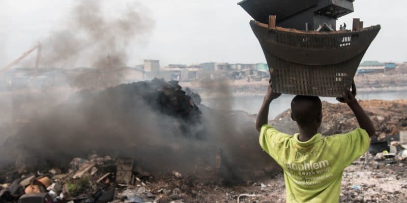 GHANA : la Suisse injecte 6,1 M€ dans le recyclage durable des déchets électroniques©Aline Tong/Shutterstock