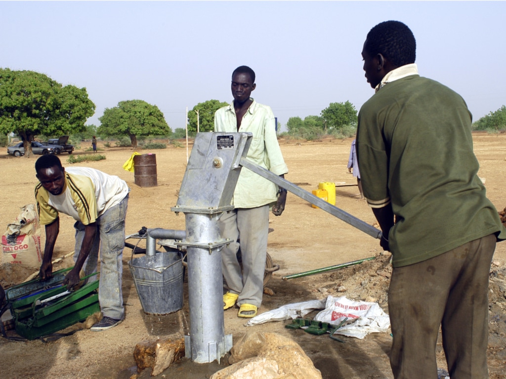 DRC: SZTC and Putman-Malcon&TSE to drill 28 water wells in Grand Kasai©Gilles PaireShutterstock