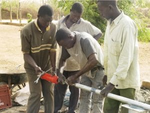 GABON : Drillmex International va réparer les fuites d’eau potable dans les communes©Gilles Paire/Shutterstock