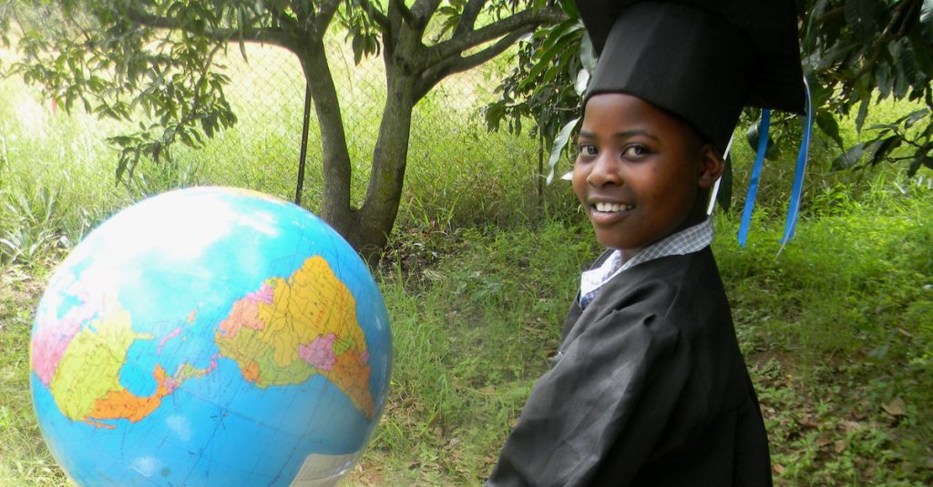 DRC: Integrating environmental education into school curriculum©CECIL BO DZWOWA/Shutterstock