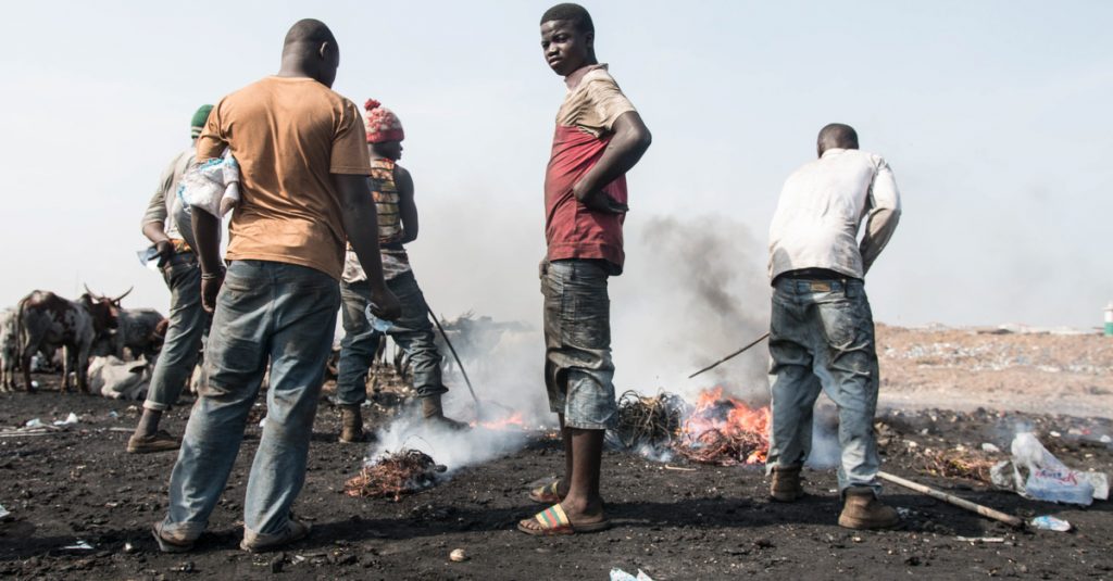 AFRIQUE : importation des déchets électroniques, 34 trafiquants interpelés ©Aline Tong/Shutterstock