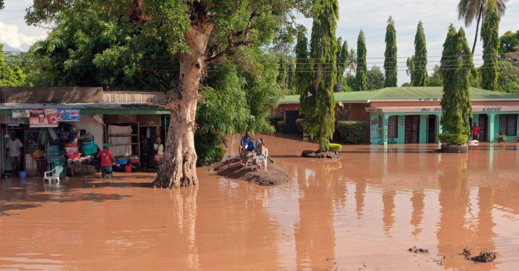 CAMEROON: Douala sinks due to climatic stress©Vadim Petrakov/Shutterstock