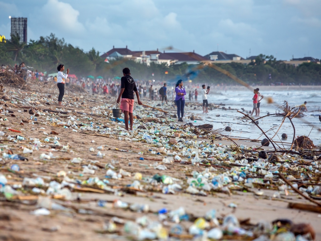 SOUTH AFRICA: Sasol and AEPW join forces against plastic waste ©Maxim Blinkov/Shutterstock