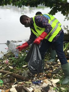 GABON : en 9 mois, NAMé et Sobraga collectent 146 tonnes de bouteilles en plastique©NAMéRecycling/Shutterstock