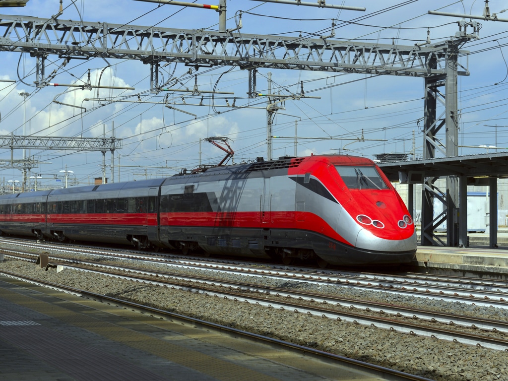 EGYPT: an electric train will link Cairo to the new cities by October