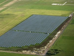 ESWATINI : un appel d’offres pour une centrale solaire à l’aéroport de Lubombo©Aerovista Luchtfotografie/Shutterstock