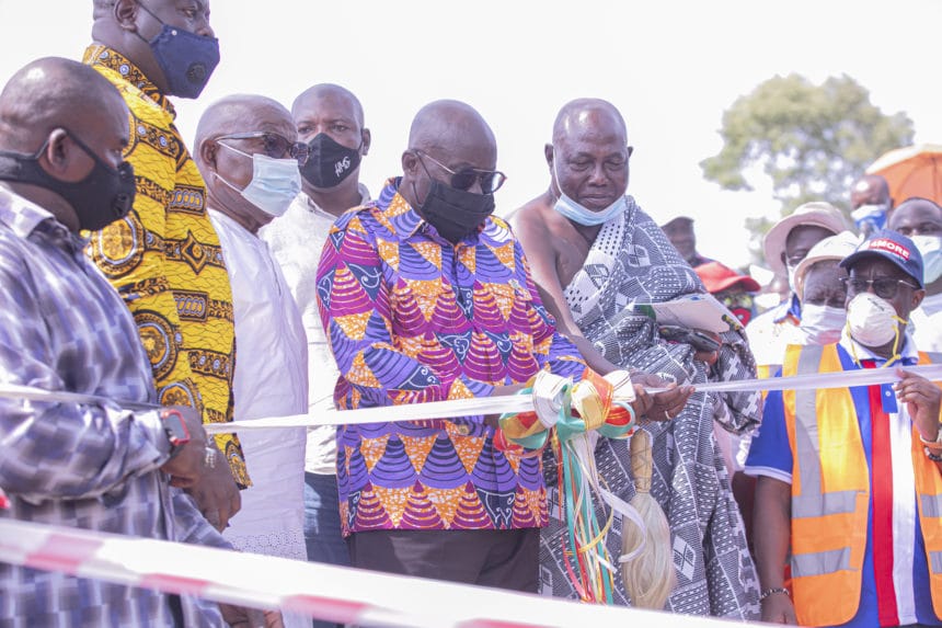 GHANA : Nana Akufo-Addo inaugure la mini-centrale hydroélectrique de Tsatsadu de 45 kW©BPA