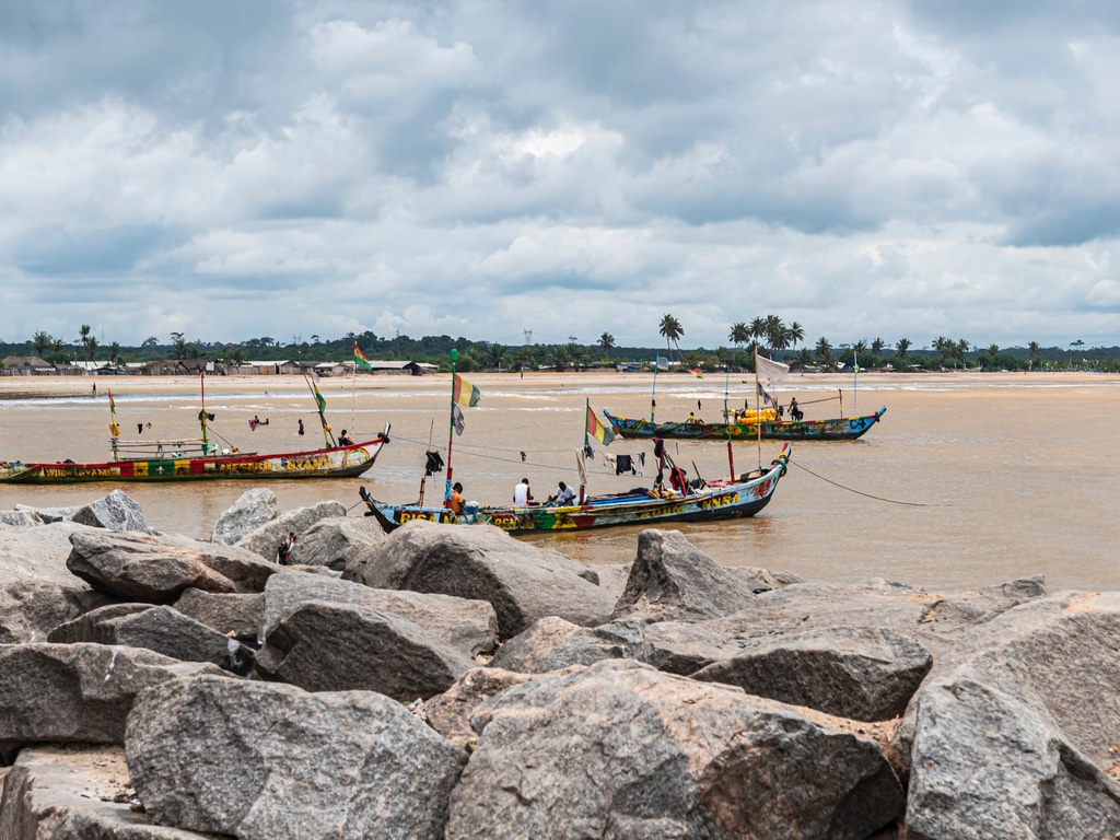 GHANA : le gouvernement acquiert 3 navires pour la collecte des déchets dans l’Oti ©Gerhard Pettersson/Shutterstock