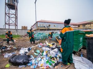 KENYA : Dow renouvelle son soutien à Mr. Green Africa pour le recyclage du plastique©shynebellz/Shutterstock