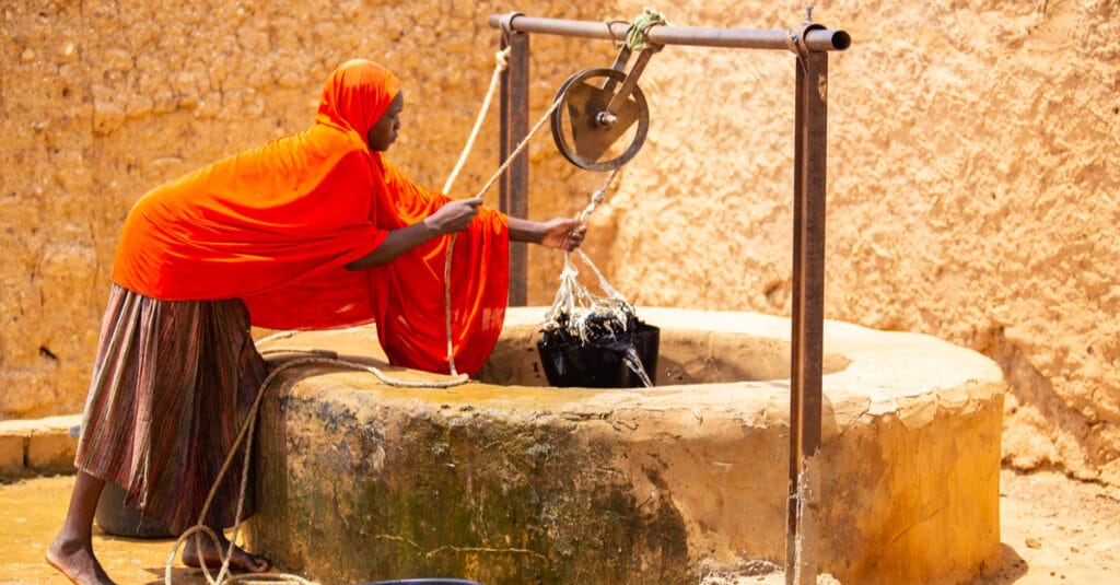 CAMEROUN : quand les femmes malades de l’eau et du climat se font discriminer©Madalin Olariu/Shutterstock