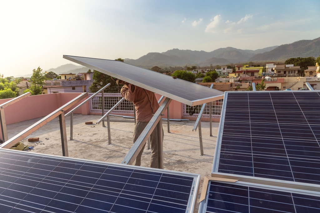 AFRIQUE : Baobab+ lève 4 M€ pour distribuer ses kits solaires dans deux pays © greenaperture/Shutterstock