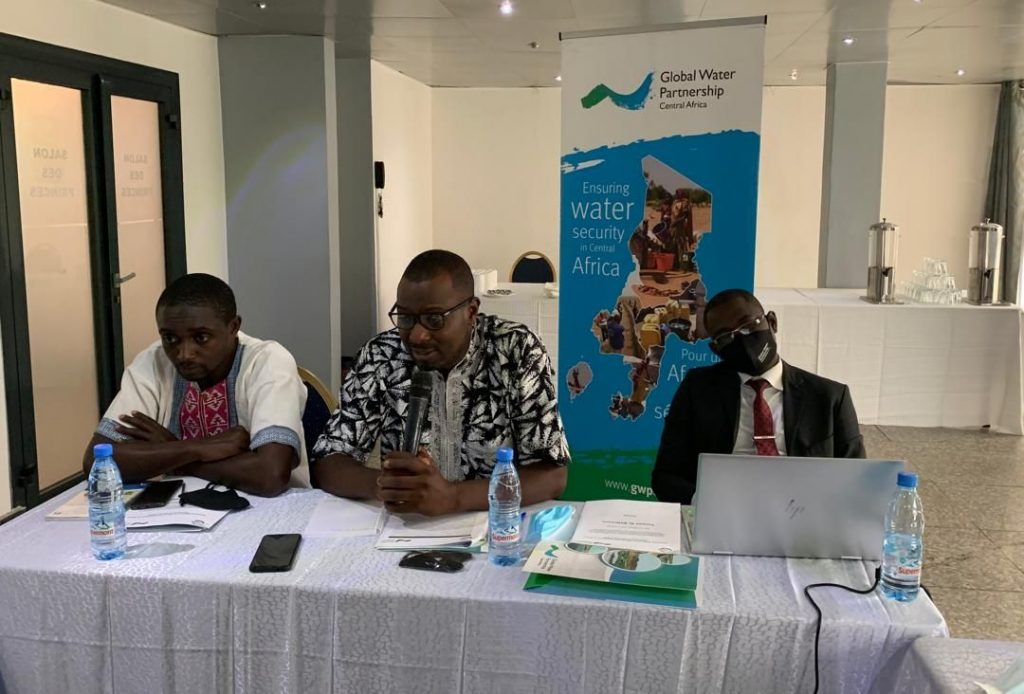 CAMEROON: Journalists trained on water and climate policies©GWP-CAf /Shutterstock