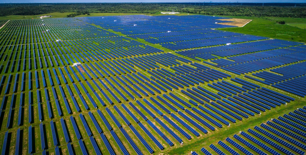 MALI: French Legendre signs a PPP for its Fana solar power plant (50 MWp) © Roschetzky Photography/Shutterstock