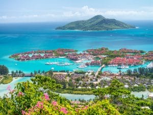 SEYCHELLES: "Eco-District" award to encourage sustainable waste management© GagliardiPhotography/Shutterstock