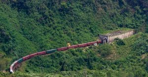 GUINEA: Simandou iron mining project threatens western chimpanzees©Duc Huy Nguyen/Shutterstock