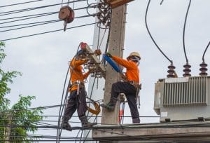 ALGÉRIE : moderniser le réseau électrique pour l’intégration des énergies propres © NARONGKAN WANCHAUY/Shutterstock