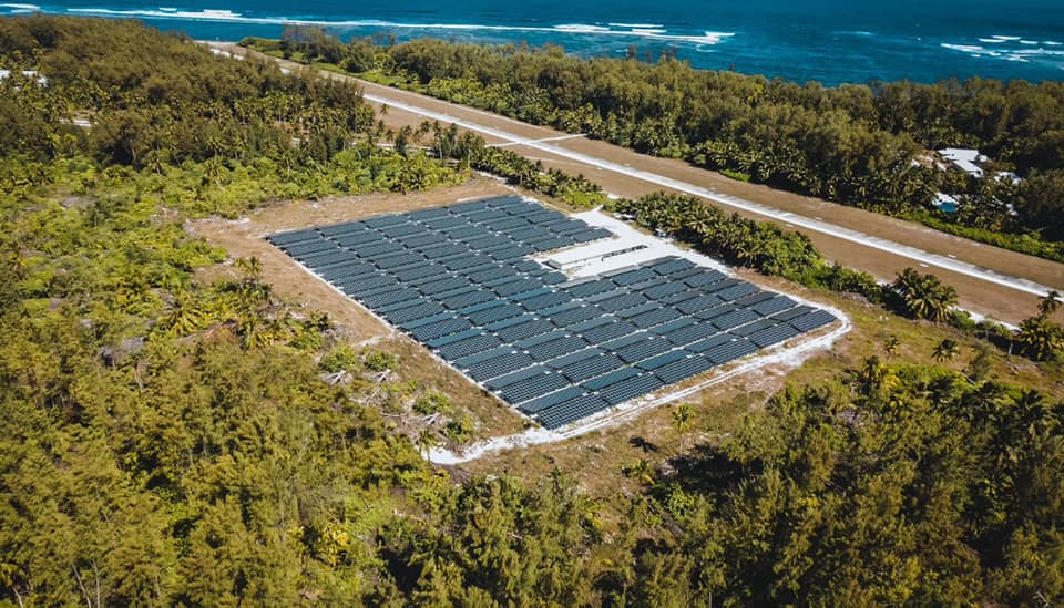 SEYCHELLES: a new solar power plant supplies 90% of Desroches' electricity © State House Seychelles/Shutterstock