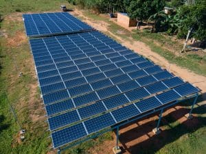 OUGANDA-SIERRA LEONE : la FMO et REPP financent les mini-grids solaires de WIPP © Winch