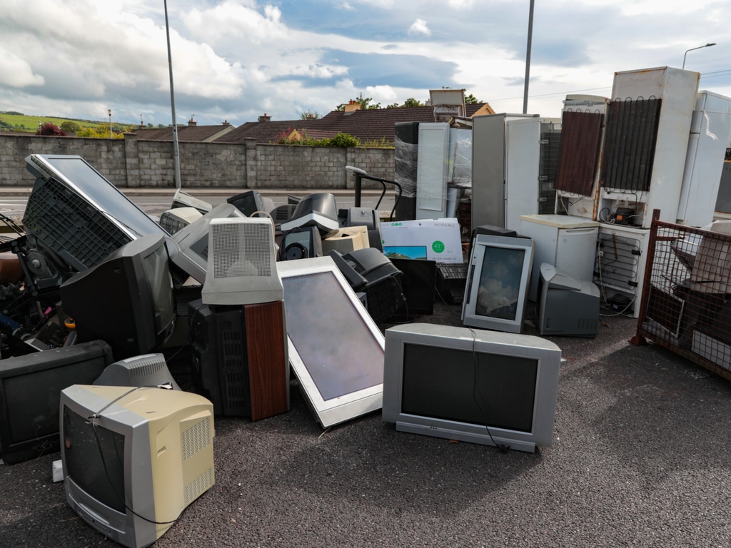 EAST AFRICA: Import of e-waste banned from July 1st, 2022©gabriel12/Shutterstock