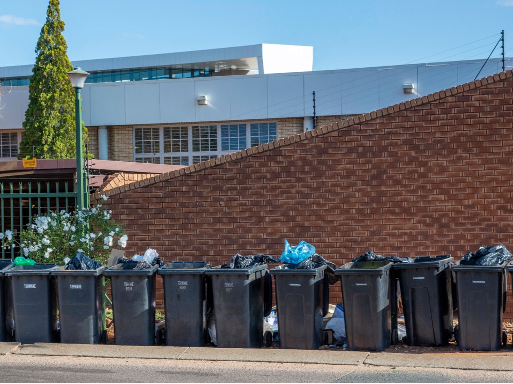 ZIMBABWE: 4 universities sign with Clean City for waste management ©Jurie Maree/Shutterstock