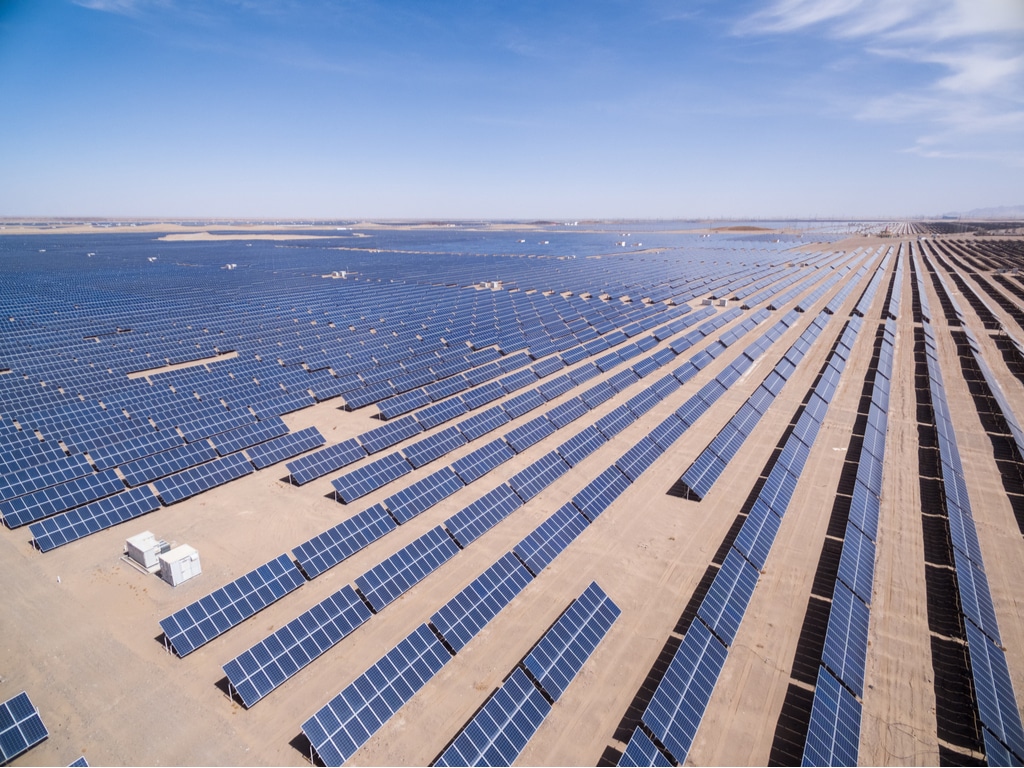 TUNISIE : le gouvernement approuve la construction de 5 centrales solaires (500 MWc)©lightrain/Shutterstock