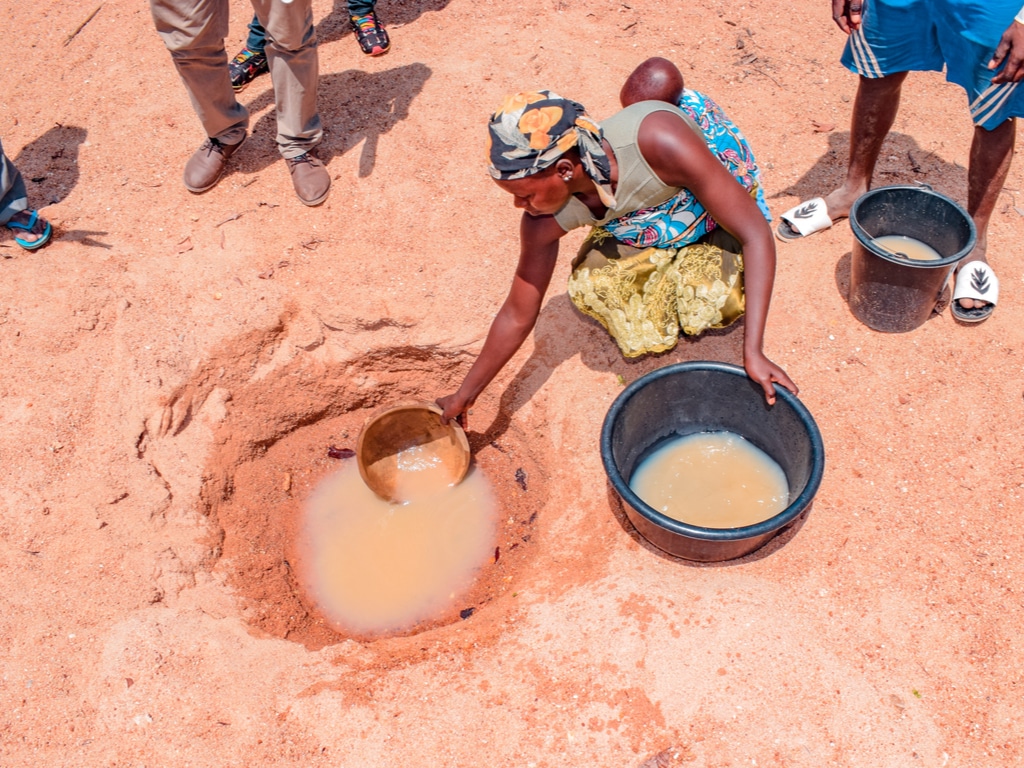 AFRICA: In 2022, 418 million people will still be living without drinking water©Oni Abimbola/Shutterstock