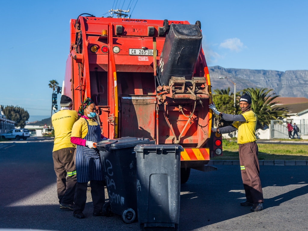 AFRIQUE DU SUD: l’État renforce le dispositif de collecte des déchets dans 20 villes © Chadolfski/ Shutterstock