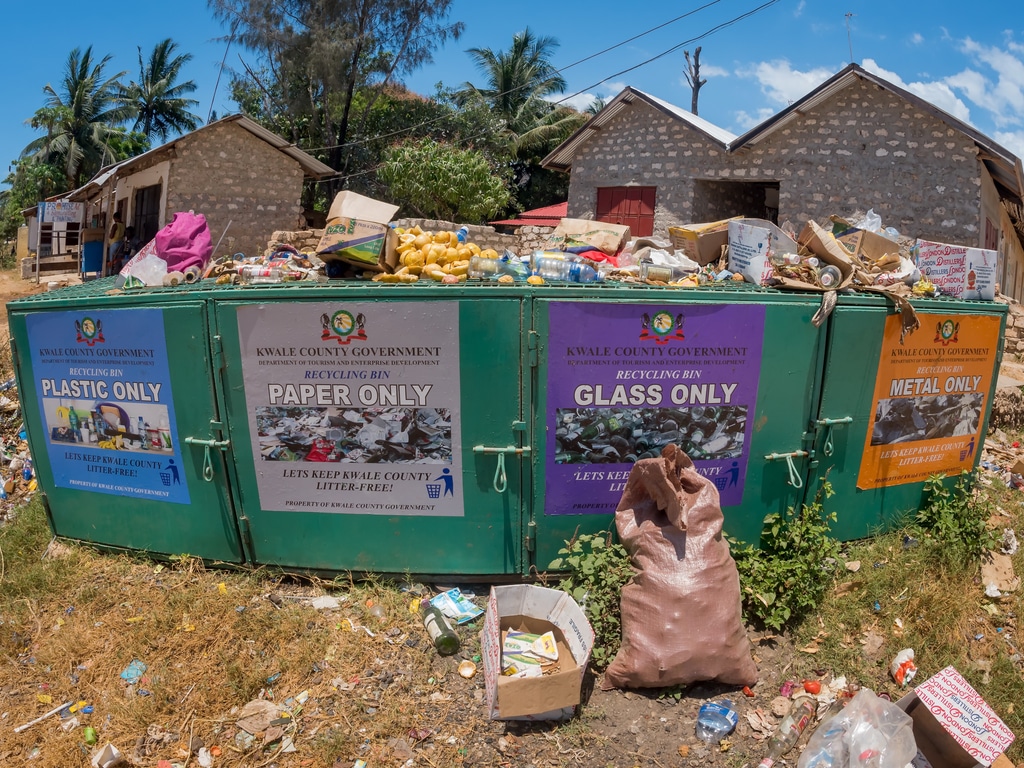 ALGERIA: AND equips three wilayas with a selective waste sorting system © Dan Baciu/Shutterstock