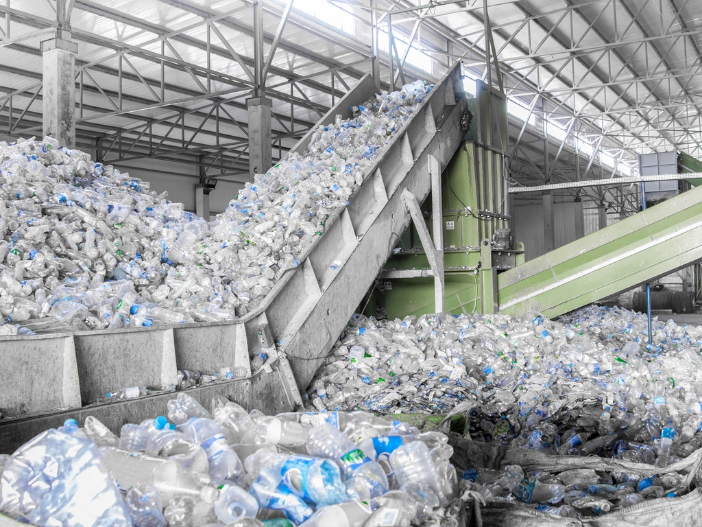 AFRIQUE DU SUD : Petco a recyclé 2,1 milliards de bouteilles plastiques en 2021 ©Alba_alioth/Shutterstock