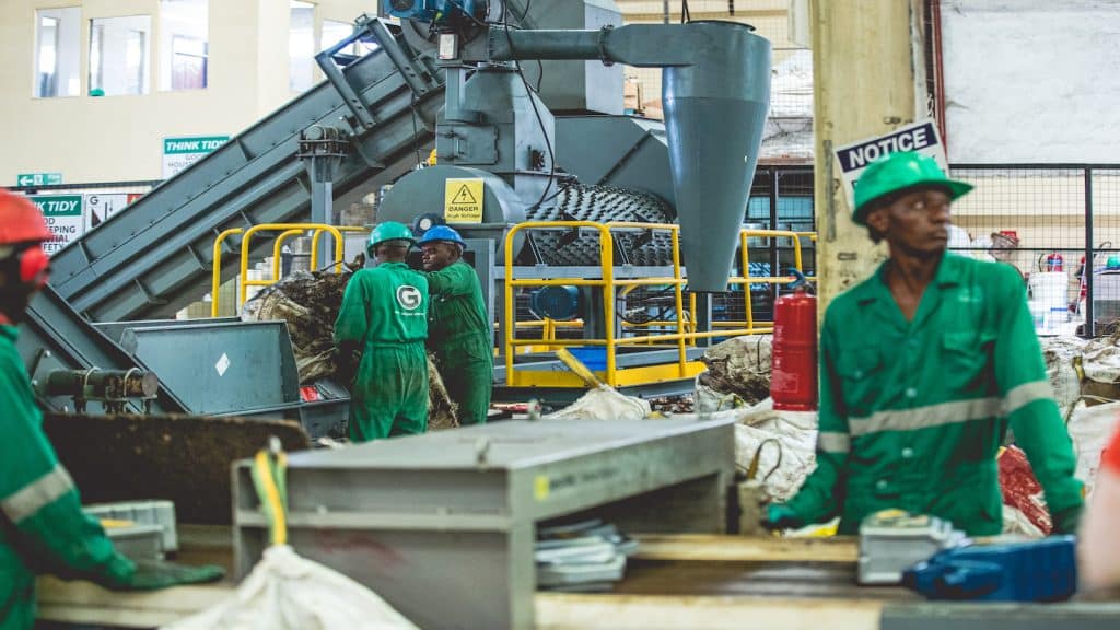 KENYA : à Nairobi, Dow recyclera 30 000 tonnes de déchets plastiques ©Dow Packaging/shuttertock