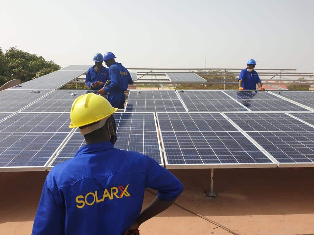 SAHEL : la FMO accorde 5,5 M€ à SolarX pour fournir de l’énergie solaire aux PME © Alliance for Rural Electrification